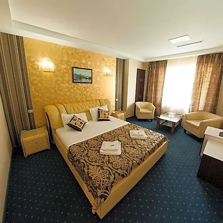 Boutique Shine 4*