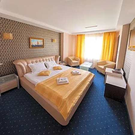 Boutique Shine 4* 尼普顿