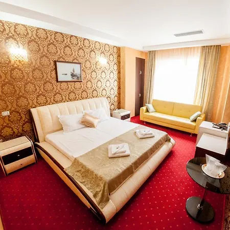 호텔 Boutique Shine 4*